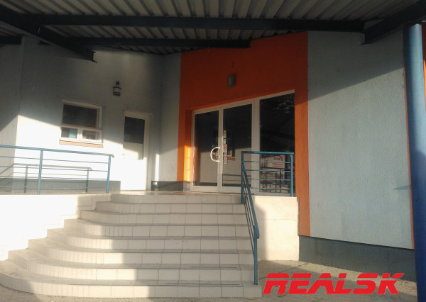 Priestory 1000m2 na výrobu alebo obchod