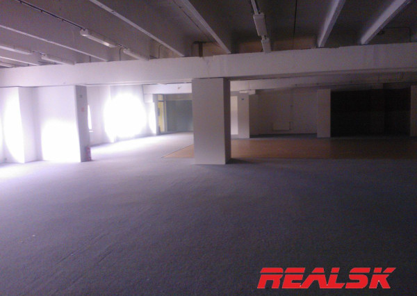 Priestory 1000m2 na výrobu alebo obchod