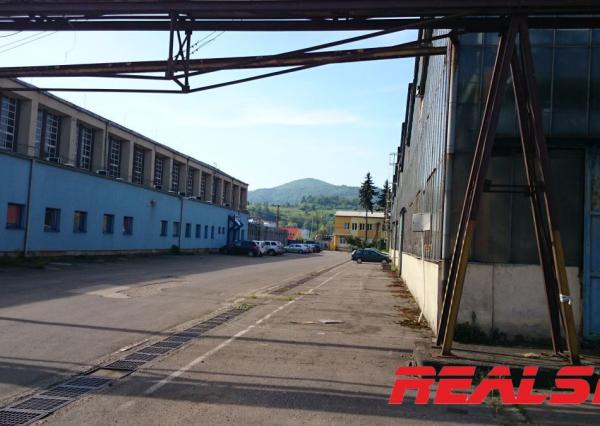 Hala 9400m2 na predaj