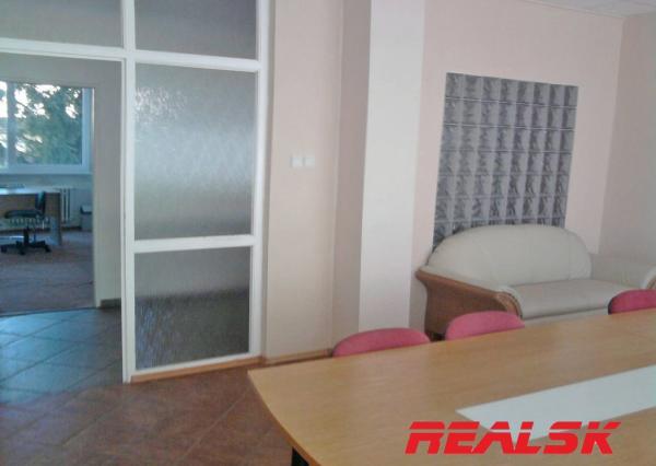 Na predaj skladové priestory 5088m2 + admin. budova