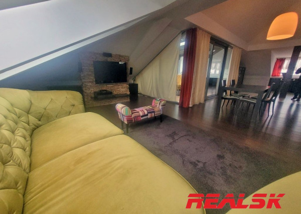 Unikátny 4-izbový byt s krásnym výhľadom v centre Nitry na prenájom