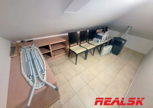 Unikátny 4-izbový byt s krásnym výhľadom v centre Nitry na prenájom