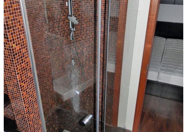 Unikátny 4-izbový byt s krásnym výhľadom v centre Nitry na prenájom