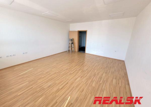 Kancelárie v centre Nitry na prenájom (možnosť prispôsobiť plochu)