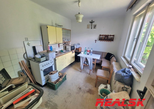 Dva rodinné domy s veľkým pozemkom v Lehote na predaj