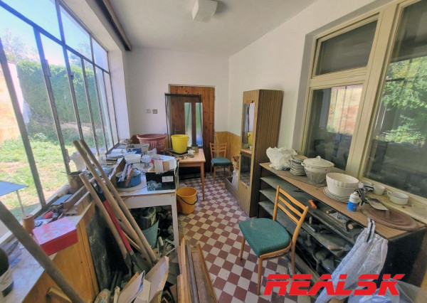 Dva rodinné domy s veľkým pozemkom v Lehote na predaj