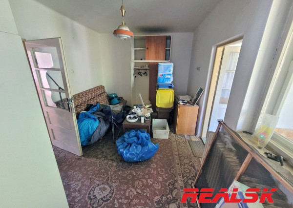 Dva rodinné domy s veľkým pozemkom v Lehote na predaj