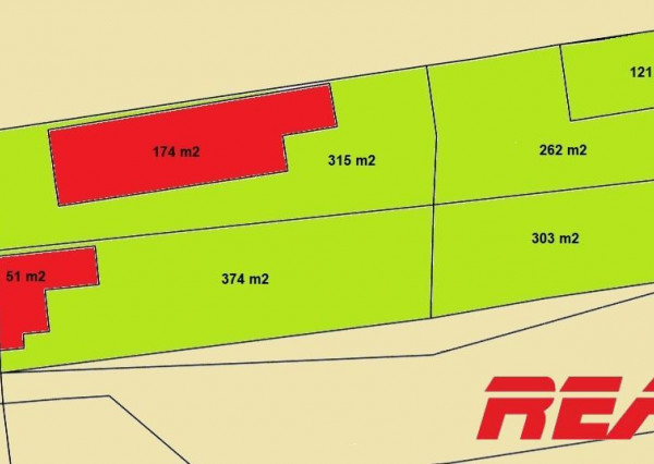 Dva rodinné domy s veľkým pozemkom v Lehote na predaj