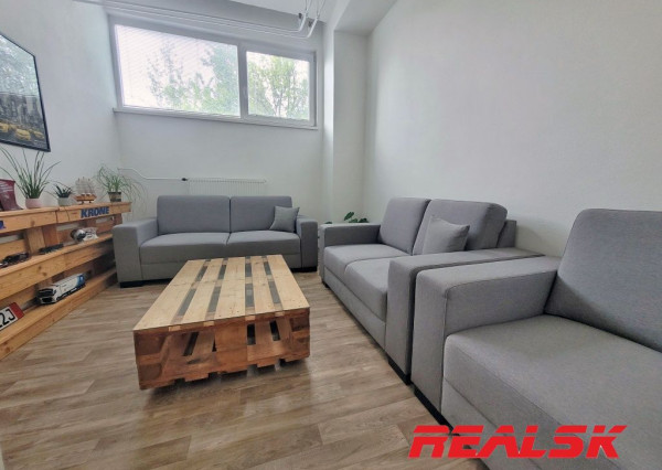 Kancelárie s parkovaním a skladom v Nitre na prenájom