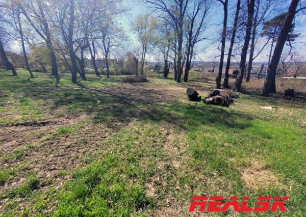 Pozemok pre bytovú výstavbu v Nitre na Zobore na predaj