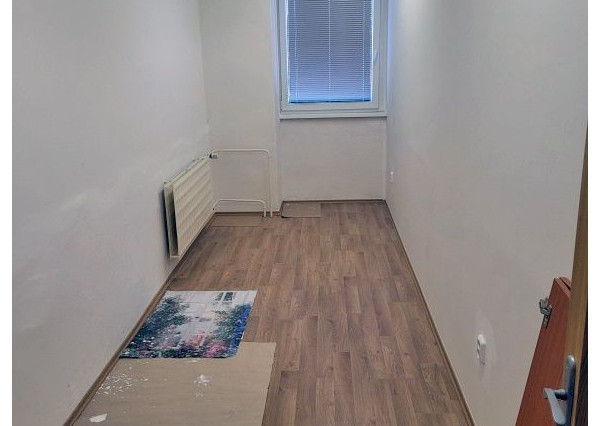 Celé poschodie s kanceláriami v centre Nitry na prenájom