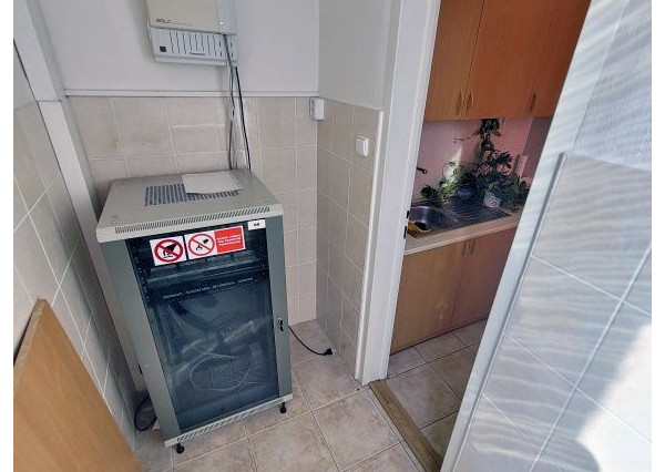 Celé poschodie s kanceláriami v centre Nitry na prenájom