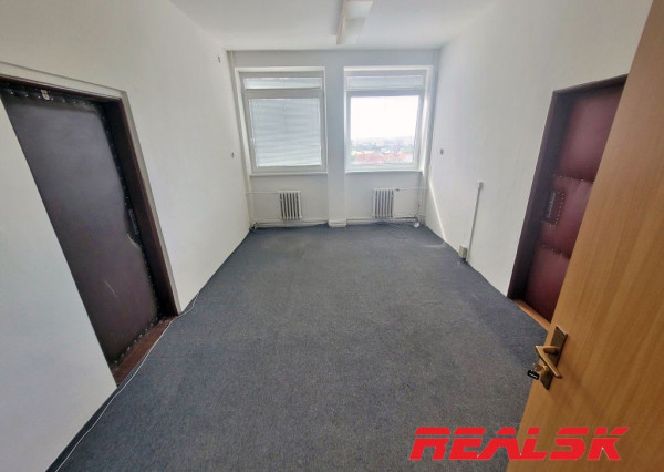 Kancelárie od 12 do 100 m2 v Nitre na prenájom