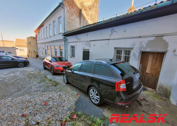 Kancelárie s parkovaním v centre Nitry na prenájom