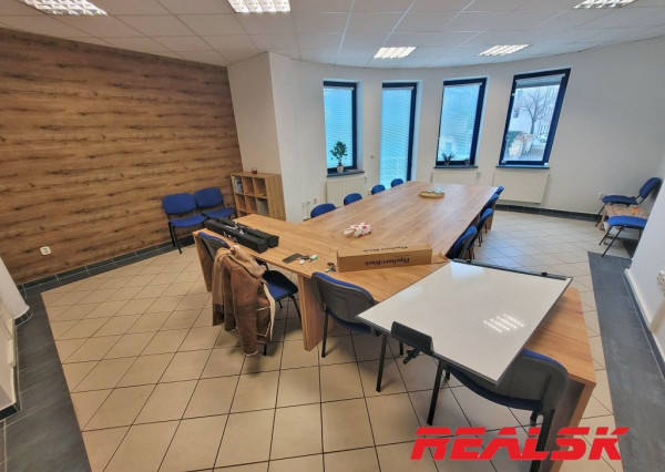 Kancelárske priestory na Svätoplukovom námestí v Nitre na prenájom