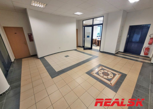 Kancelárske priestory na Svätoplukovom námestí v Nitre na prenájom