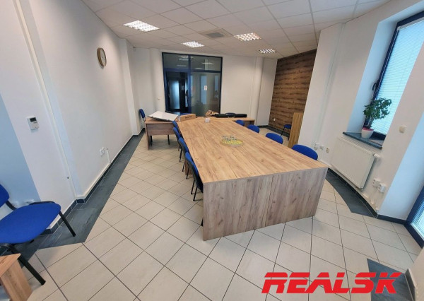 Kancelárske priestory na Svätoplukovom námestí v Nitre na prenájom