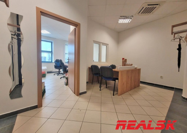 Kancelárske priestory na Svätoplukovom námestí v Nitre na prenájom