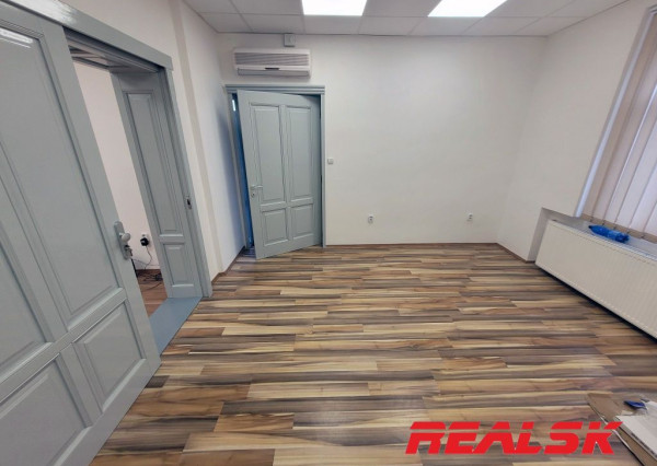 Dom pre administratívne a obchodné účely v Nitre na prenájom