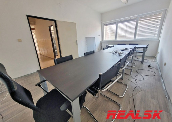 Sklad s kanceláriami v Nitre na prenájom