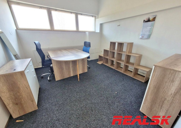 Sklad s kanceláriami v Nitre na prenájom