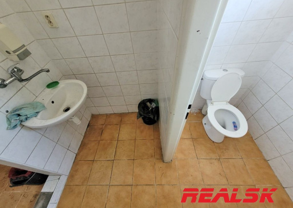 Sklad s kanceláriami v Nitre na prenájom