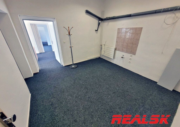 Sklad s kanceláriami v Nitre na prenájom