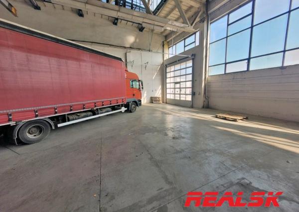 Skladové priestory so žeriavom v Nitre na prenájom