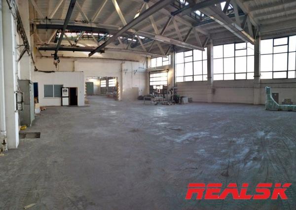 Skladové priestory so žeriavom v Nitre na prenájom