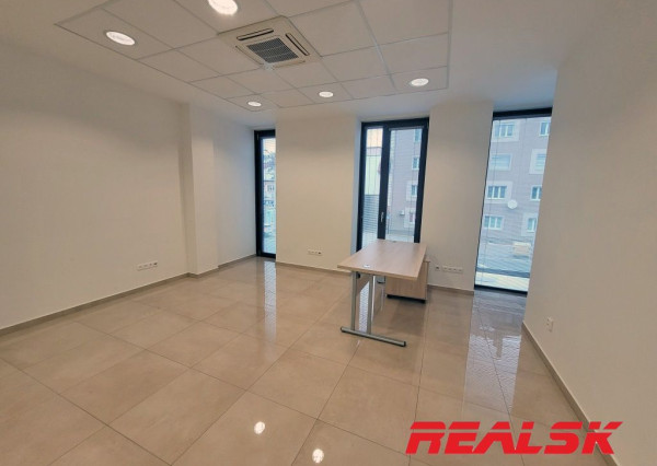 Nadštandardné kancelárske priestory v centre Nitry na prenájom