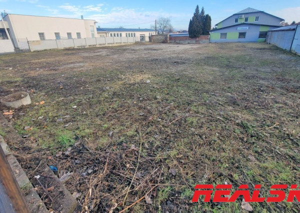 Pozemok pre komerčné účely v Nitre na prenájom