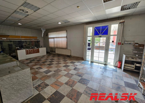 Budova pre obchod a služby v centre Zvolena