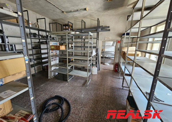 Budova pre obchod a služby v centre Zvolena