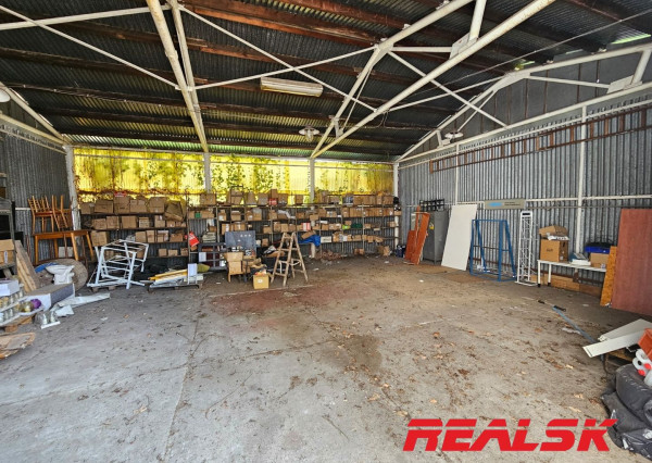 Budova pre obchod a služby v centre Zvolena