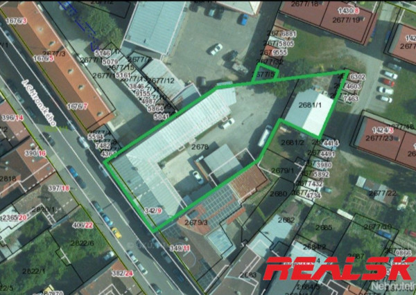 Budova pre obchod a služby v centre Zvolena