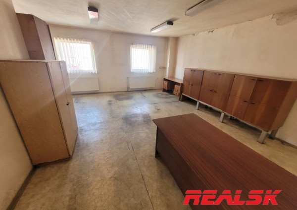 Výrobno-skladové priestory s mostovým žeriavom v Nitre na prenájom