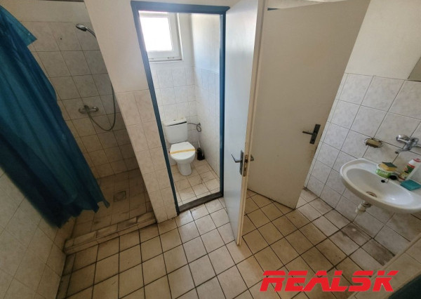 Výrobno-skladové priestory s mostovým žeriavom v Nitre na prenájom