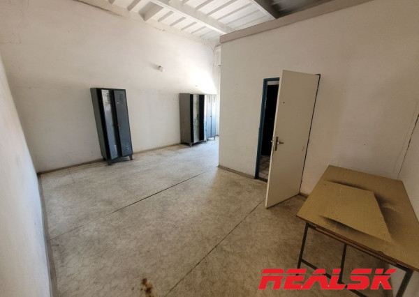 Výrobno-skladové priestory s mostovým žeriavom v Nitre na prenájom