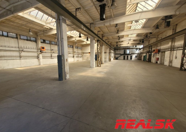 Výrobno-skladové priestory s mostovým žeriavom v Nitre na prenájom