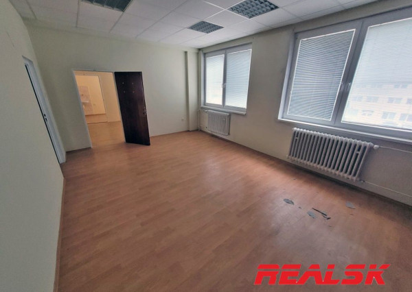 Výrobno-skladové priestory s mostovým žeriavom v Nitre na prenájom