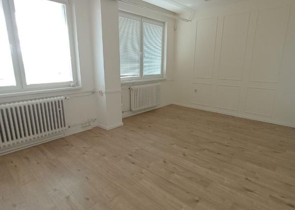 Kancelárie v Nitre na prenájom (Možnosť prispôsobiť plochu)