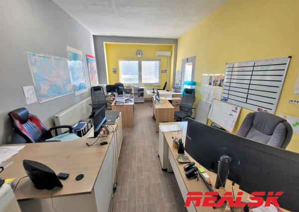 Kancelária s parkovaním v Nitre na prenájom