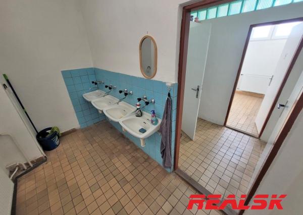 Kancelária s parkovaním v Nitre na prenájom