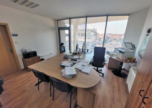 Administratívna budova v centre Nitry na prenájom