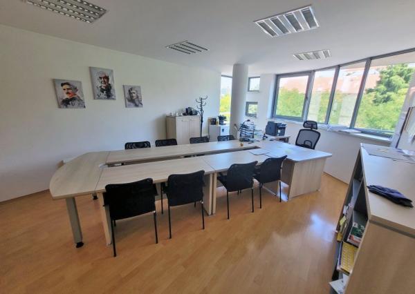 Administratívna budova v centre Nitry na prenájom