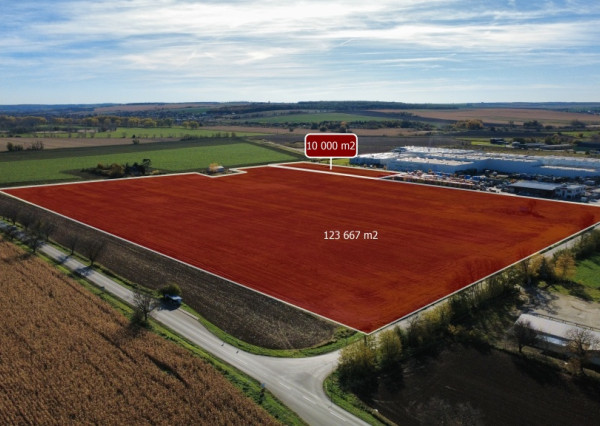 Na predaj pozemok v Priemyselnom parku Čab (okr. Nitra)