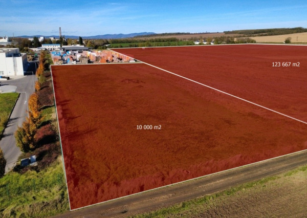 Na predaj pozemok v Priemyselnom parku Čab (okr. Nitra)