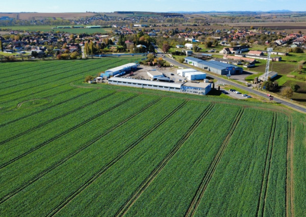 Na predaj pozemok pre priemyselnú a komerčnú výstavbu – Čakajovce