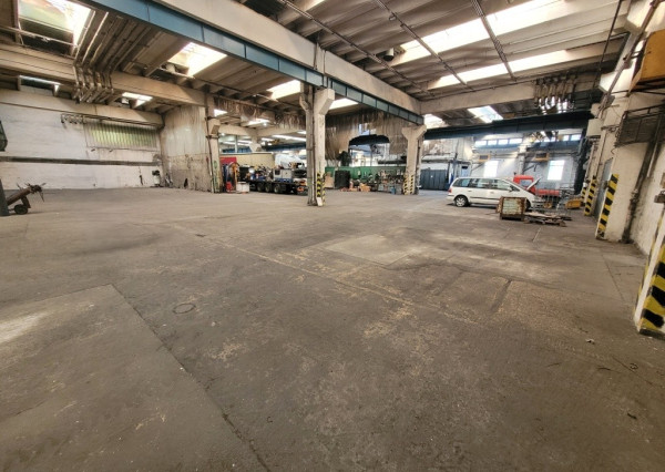 Výrobná hala s mostovými žeriavmi v Nitre na prenájom