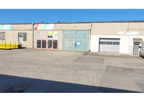 Hala s lakovňou v Nitre na predaj